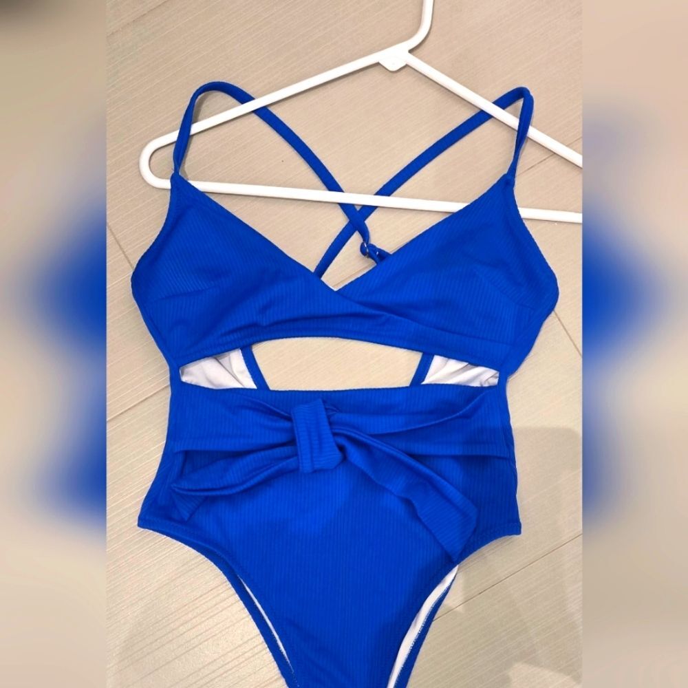 Sand & Shore Swimsuit, size S never worn.